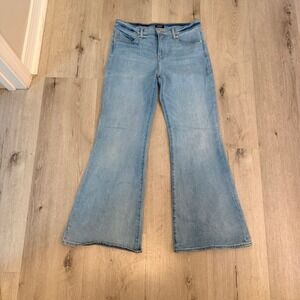 Mid Rise Light Wash Express Raw Hem Flex 70s Flare 8 short